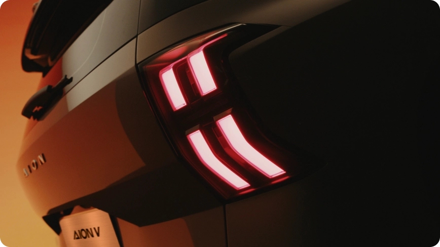 Bold & Stylish Front  & Rear lights